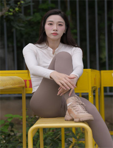 邻家魔女在伊