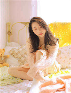 八个拔河女