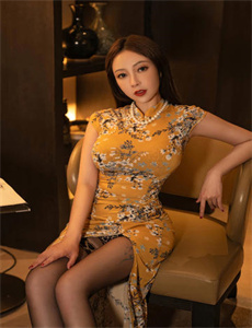 傍晚她敲开我的门